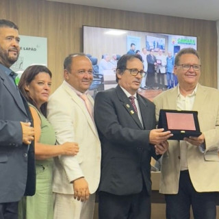 LAPÃO:  Câmara Municipal concede honraria a Zé Fernandes.