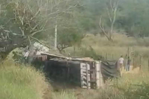 Dez pessoas da mesma família morrem em acidente perto de Ruy Barbosa; governador presta solidariedade