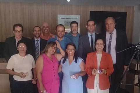 LAPÃO: Câmara Municipal presta homenagem as mulheres