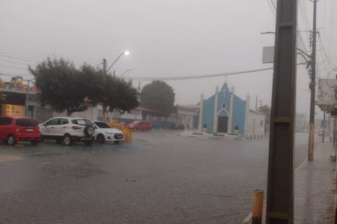 LAPÃO: Tarde/noite chuvosa