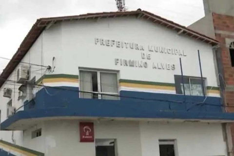 Nove em cada 10 prefeitos baianos que receberam emendas Pix se reelegeram