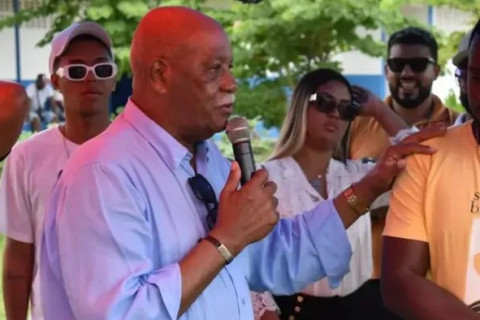 Prefeito de Teodoro Sampaio afirma que Otto Filho é usuário de drogas durante comício: “É um marginal drogado”