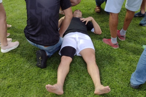 LAPÃO: Jogador precisa ser socorrido com urgência